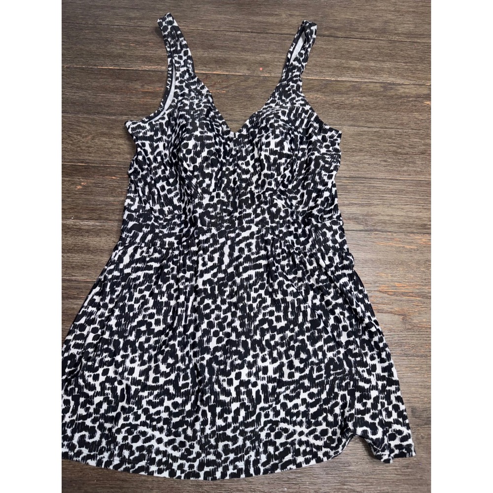 Maxine of Hollywood Black White Abstract Print Swimdress One Piece Swimsuit 18